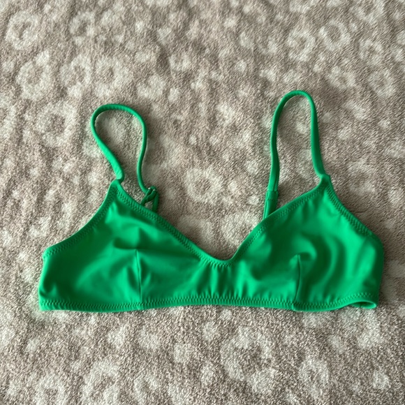 Solid and striped swim top size medium - Picture 1 of 3